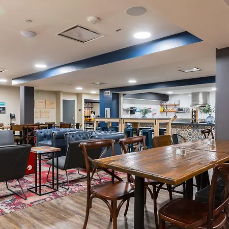 Hi New Orleans Hostel-2